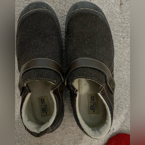 Comfy Jambu shoes in Brown Gently worn - Picture 2 of 3